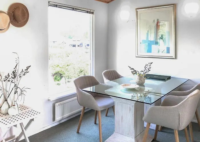 Beautiful In With Kitchen 度假居